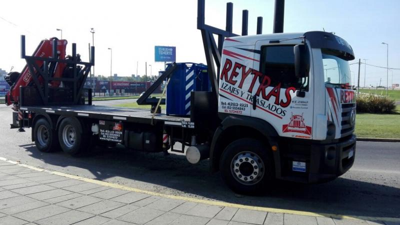 HIDROGRÚA 25 TON CHASIS CON BALANCÍN EQ25